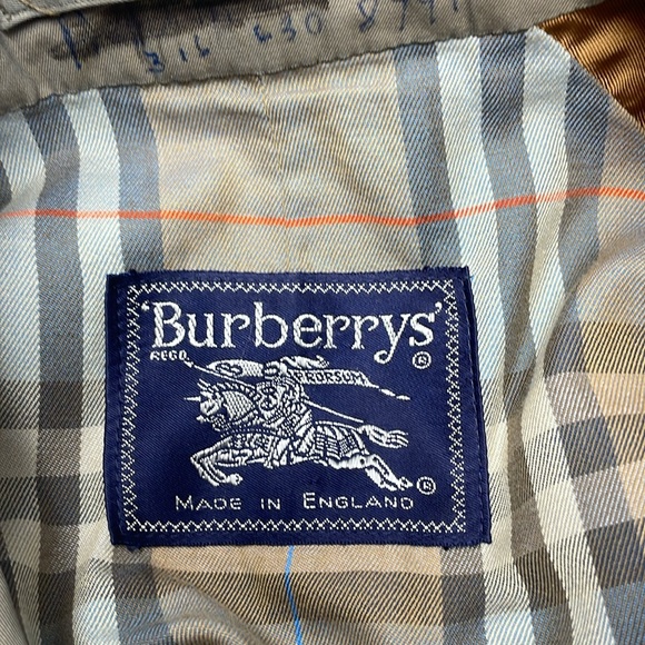 Vintage Burberry Trench Coat in Gray 42 H1 - Picture 3 of 10